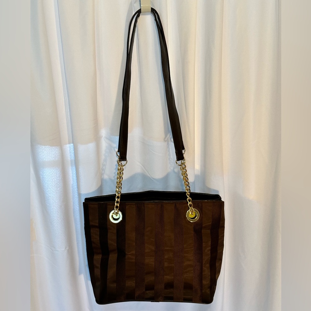 Tianni Woven Shoulder Bag.